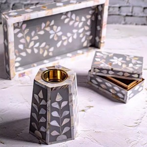 Bandejas indias de madera para servir Juego de bandejas de madreperla de tendencia en muchos colores Muchos propósitos con artículos y utensilios indios - Product Image 3