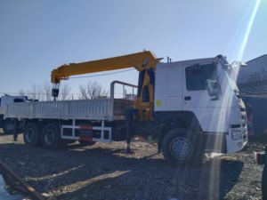 משאית מנוף חדשה מסוג סינוטרק HOWO 6x4 10-12 טון, מנוף טלסקופי נייד עם זרוע מפרקית, למכירה - Product Image 6