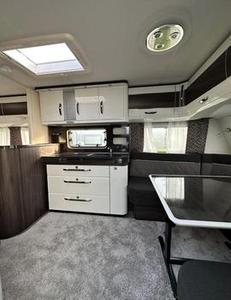 รถบ้าน Thor Motor Coach Chateau รุ่นปี 2019 ขนาด 24BL พร้อมเครื่องปรับอากาศแบบปรับได้ ทีวี ห้องน้ำ สำหรับการตั้งแคมป์และการเดินทาง เหมาะสำหรับ 4-6 คน - Product Image 3