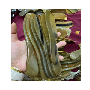 Peine de cuerno tradicional hecho a mano, duradero, antiestático, ideal para cabello rizado, grueso o fino, textura y sensación natural - Product Image 3