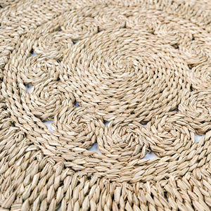 Alfombra de paja de rafia de forma irregular trenzada a mano para interiores de casas alfombras de centro de algas marinas naturales - Product Image 6