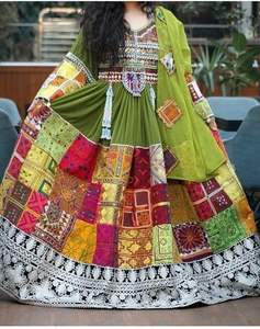 Elegantes trajes Kuchi para eventos culturales y vestidos Kuchi con trabajo de espejo 2024 - Product Image 6