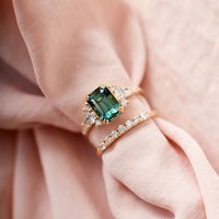 Pendientes de Plata de Ley 925 con Turmalina Verde Corte Esmeralda, Piedra Creada en Laboratorio, Chapados en Oro, Engaste de Garras, Modernos y Únicos para Fiesta