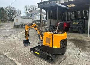 Livraison gratuite Captok Ck15 EPA CE approuvé 1.2 tonnes 13.5HP mini pelle Eaton cylindre hydraulique noyau moteur pompe boîte de vitesses PLC - Product Image 6