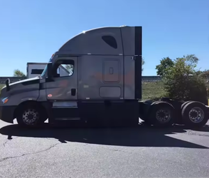 Genuine Clean 2022 For-Freightliner Cascadia - 72" Raised Roof Double Bunk Used Sleeper Semi Truck Worldwide Shipping - Product Image 3