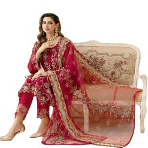 Robe Panjabi pakistanaise brodée en mousseline de soie pour femme Costume Salwar Kameez trois pièces conçu par Ramsha Vol A-9 - Product Image 1