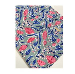 Tissu en pur coton de conception personnalisée de qualité supérieure pour la fabrication de tissus pour vêtements de t-shirts à un prix abordable - Product Image 1