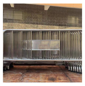 Barrière de sécurité en acier de haute qualité pour le contrôle des foules lors de concerts, clôture en acier pour la construction - Product Image 4