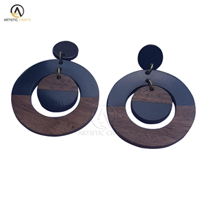 Boucles d'oreilles de bijoux de créateurs irréguliers à la mode pour femmes Taille personnalisée avec des boîtes en bois élégantes - Product Image 5