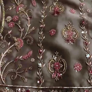 Costumes modernes de créateur premium non cousus pour femmes Indian Fashion-Forward Style traditionnel fantaisie brodé à la main Salwar Kameez - Product Image 1