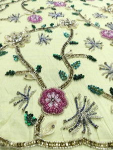 Robe de bal en rayonne brodée, imprimé floral, style de fête, avec col à nœud, tissu perlé à la main, respirant et élégant - Product Image 2