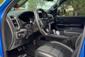 RAM 1500 TRX 2024 extrêmement propre, 702 ch, V8 suralimenté, 4 roues motrices, prêt à être livré - Product Image 4
