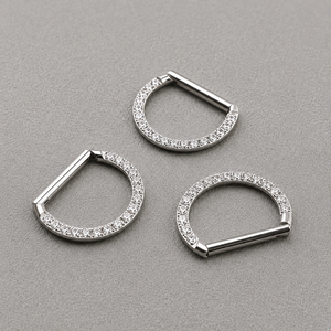 Anello a Segmento con Cerniera a D in Titanio ASTM F136 Placcato Oro con Zirconi Cubici, 16G, per Piercing al Naso, Setto, Cartilagine, Elica - Gioielli all'Ingrosso - Product Image 6