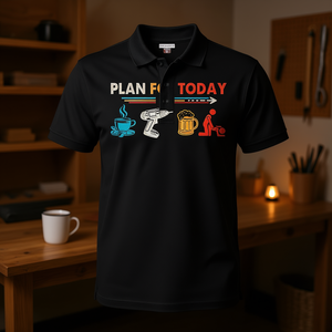 T-Shirt Vintage Stile Retrò 'Plan for Today' con Trapano Elettrico per Amanti del Caffè e della Birra, Polo Promozionale da Uomo - Product Image 3