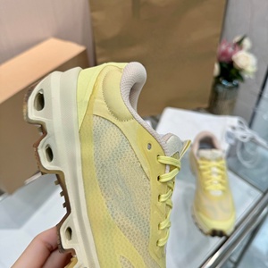 Zapatos para caminar con cordones para primavera y otoño, zapatos de diseñador con absorción de impactos y antideslizantes, zapatos gruesos con forro de malla amarilla transpirable - Product Image 4