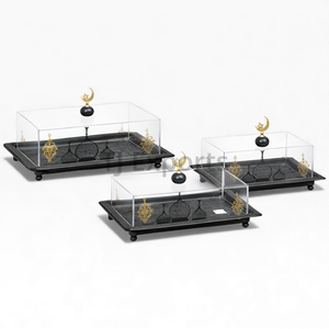 Plateau rectangulaire en acrylique pour servir le chocolat avec plateau transparent et base en pied noir mat pour une présentation moderne des desserts - Product Image 4