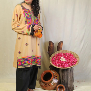 2025 cómodas etiquetas personalizadas de alta calidad Kurtis de mujer al por mayor trajes paquistaníes para mujer bordado Gharara Kurti trajes OEM - Product Image 1