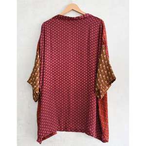 Bata Kimono Ligera y Transpirable de Talla Grande, hasta la Rodilla, con Parches de Seda, Estampado Indio Hecho a Mano, para Descansar y Dormir - Product Image 4