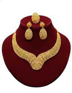 Ensemble de colliers en cuivre plaqué or 1K pour femmes, bijoux offrant une éclatante beauté avec une construction durable pour les festivals et les événements - Product Image 2