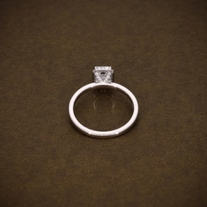 Anillo de Compromiso con Diamante Cultivado en Laboratorio, Corte Esmeralda, Halo, 1.31 CTW, F VVS2, Certificado IGI, Anillo Solitario con Halo, Regalo de Boda para Ella - Product Image 3
