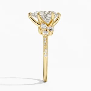 แหวนหมั้นประดับเพชรรูปลูกแพร์ดีไซน์หรูหราสำหรับทุกโอกาส - Product Image 1