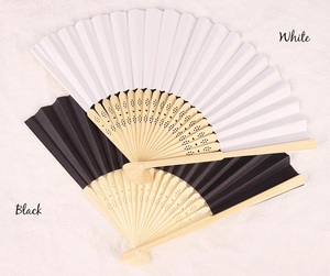 Ventilador de sándalo plegable de madera tradicional, ventilador de mano ecológico, regalo para Baby Shower y fiesta de boda con bolsas de borlas - Product Image 6