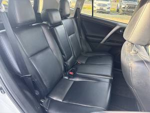 OFERTA PERFECTA: Toyota RAV4 XLE 2017, SUV de 4 Puertas, Transmisión Automática, 6 Cilindros, Asientos de Cuero - Product Image 4