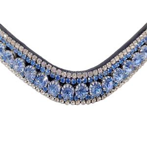 สายคาดหน้าผากม้าหนังวัวแท้สีดำ ผลิตภัณฑ์สำหรับม้าขายส่ง ตกแต่งด้วยคริสตัลสีฟ้าอ่อนหรูหรา 5 แถว พร้อมสายโซ่ประดับ - Product Image 1