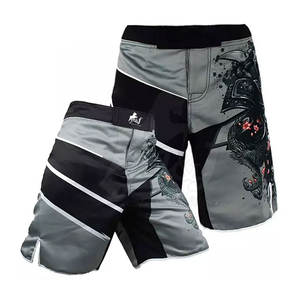 Pantalones cortos de MMA para hombre, material absorbente de humedad, ajuste seguro, cortes laterales de movimiento completo para un rendimiento atlético seguro, ropa de artes marciales - Product Image 1