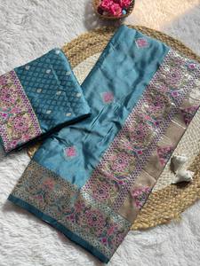 Sari Tradicional de Seda Verde con Bordado Floral en el Pallu - Product Image 4