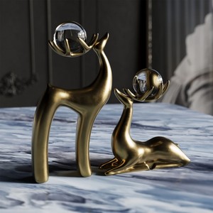 Attrape-soleil en céramique dorée en forme de cerf, décoration moderne de Noël, 25 cm, fabriqué en Italie, Optima Trade Srl - Product Image 3
