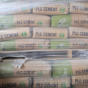 Achetez des sacs de ciment Portland empilés sur une palette, emballage brun, étiquette rouge - Product Image 3