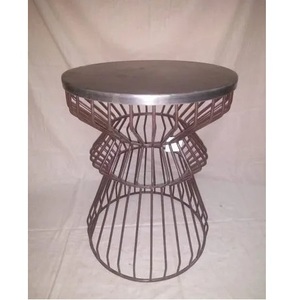 Taburete de Metal de Hierro Plateado Antiguo Hecho a Mano, Perfecto para el Hogar, Sala de Estar, Muebles Decorativos, Otomanas y Taburetes - Product Image 1