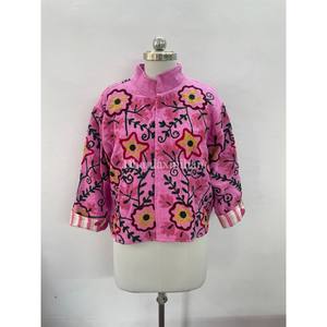 Veste d'hiver Boho Hippie pour femme faite à la main 100% coton TNT avec motif floral brodé Suzani ODM Supply - Product Image 2
