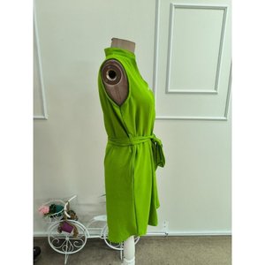 Robe courte Aerobin sans manches à col en V et boutonnée sur le devant avec ceinture pour femme, 35282 - Vert - Product Image 5
