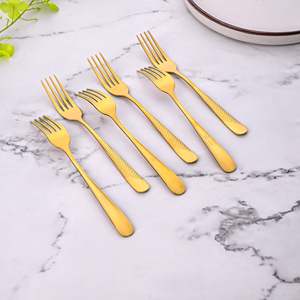 Juego de 6 tenedores de cena dorados de acero inoxidable atemporales con cuchara de té, utensilios de mesa de metal. - Product Image 6