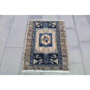 Alfombra Turca Pequeña de 2.2x3 pies (68x92 cm), Alfombra de Lana Azul Vintage con Diseño Floral - Product Image 1