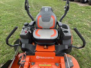 ขายเครื่องตัดหญ้า Husqvarna Z454X Zero Turn ขนาด 54 นิ้ว เครื่องยนต์ Kawasaki ระบบไฮโดรสแตติก สำหรับใช้งานเชิงพาณิชย์ มีทั้งแบบใหม่และมือสอง - Product Image 2