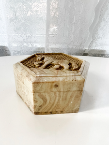 กล่องใส่เครื่องประดับและของจุกจิกหกเหลี่ยมลายยูนิคอร์นทำมือจากหินสบู่หินอ่อนวินเทจ ขนาด 4"x4"x2" ของขวัญสุดหรูทันสมัยสำหรับเธอ - Product Image 3