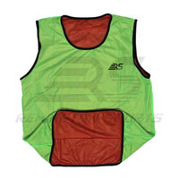 Gilets d'entraînement de football à séchage rapide respirants personnalisés Offre Spéciale gilets d'entraînement de football bavoirs de football pour hommes