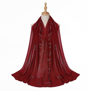 Cartoon Patterned Dubai Style Muslim Hijab Abayas with Lace Breathable Instant Long Headscarf for Festivals and Praying 1pc - Product Image 4