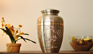 Urna de cremación de latón con diseño tallado a mano/urnas de cremación de Metal para cenizas humanos y mascotas soporte para cenizas tarros de latón urnas de Metal lo último - Product Image 4