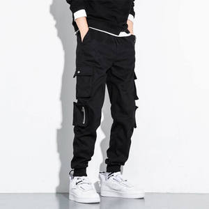 Pantalon cargo noir pour homme Pantalon durable en polyester et coton avec logo personnalisé avec poches latérales multi-poches pour streetwear - Product Image 3