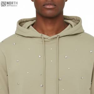 Ensemble de survêtement personnalisé avec effet soleil et effet délavé Ensemble de pantalons de survêtement et de sweat à capuche Streetwear Ensemble de deux pièces avec strass de travail Survêtement sérigraphié Dtg de luxe - Product Image 4