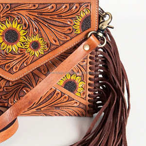 Vente chaude Western Vintage Cross-Shape Sac à main en cuir véritable avec sangle réglable Zipper Canvas Tassel SFlower-Tooled Design - Product Image 2