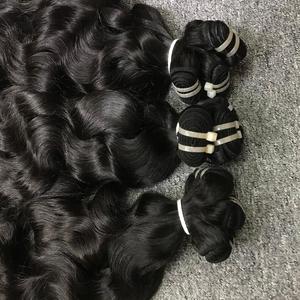 Extensions de cheveux vietnamiennes alignées sur des cuticules naturelles 100% de haute qualité Cheveux ondulés non traités directement du fabricant - Product Image 4