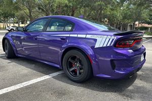 สภาพดีเยี่ยม รถมือสอง ปี 2023 Dodge Charger Scat Pack Widebody Super Bee - Product Image 3