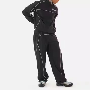 ชุดวอร์มผ้าไนลอนสำหรับผู้ชายชุดวอร์มกางเกงขาสั้นกันลมมีฮู้ดคอปกดีไซน์ล่าสุด - Product Image 4