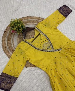 Kurti de créateur Zoya en coton brodé et imprimé à la feuille, tenue de fête, prix de gros, vêtement ethnique pour femmes - Product Image 3