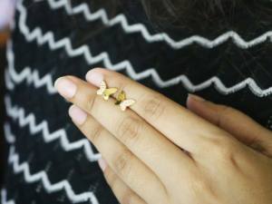 Pendientes minimalistas de plata de ley con tachuelas de mariposa con zirconia cúbica, pendientes delicados para mujer - Product Image 4